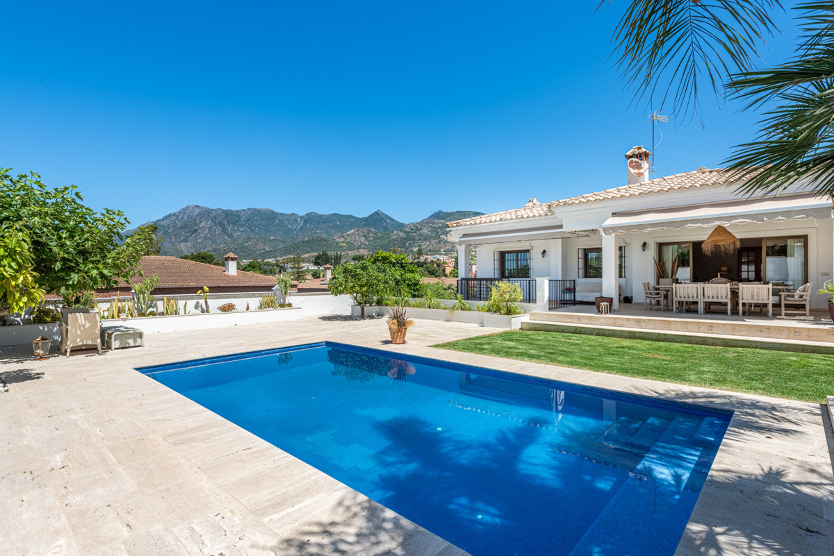 5 bedroom Villas for sale in Marbella – R5445769 5 bedroom Villas for sale in Marbella – R5445769