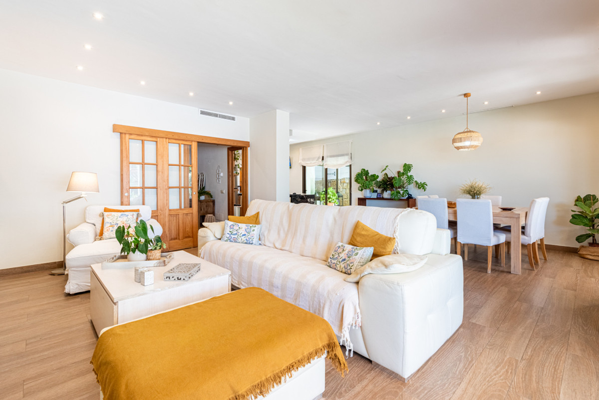 5 bedroom Villas for sale in Marbella – R5445769 5 bedroom Villas for sale in Marbella – R5445769