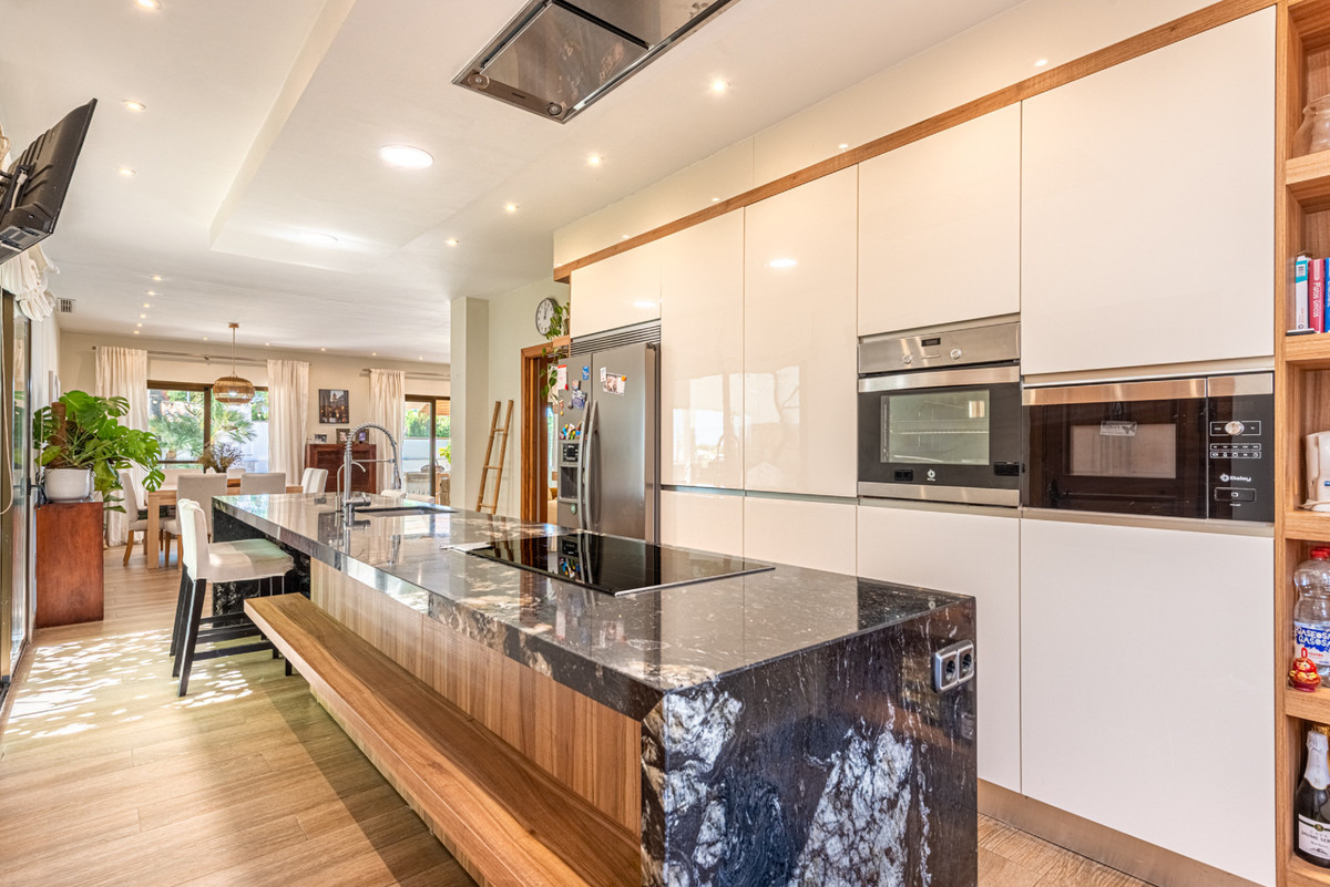 5 bedroom Villas for sale in Marbella – R5445769 5 bedroom Villas for sale in Marbella – R5445769