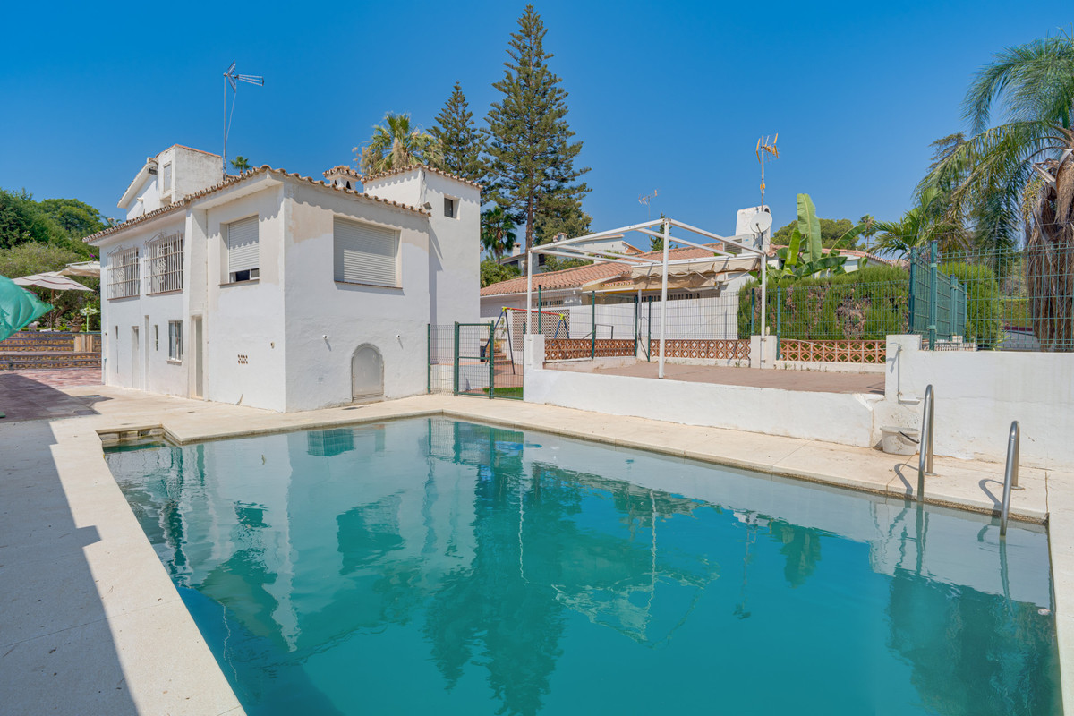 Villas de 2 dormitorios en venta en Nueva Andalucía – R5448514 Villas de 2 dormitorios en venta en Nueva Andalucía – R5448514