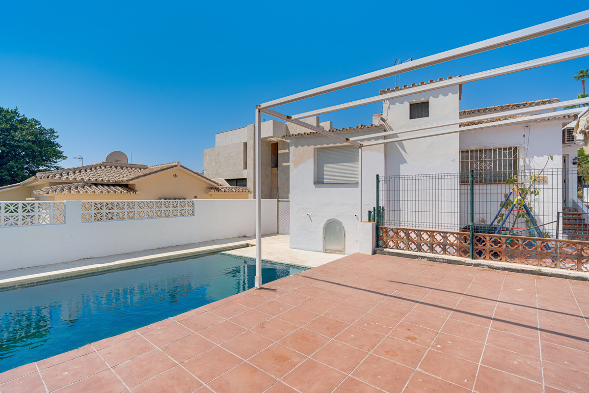 Villas de 2 dormitorios en venta en Nueva Andalucía – R5448514 Villas de 2 dormitorios en venta en Nueva Andalucía – R5448514