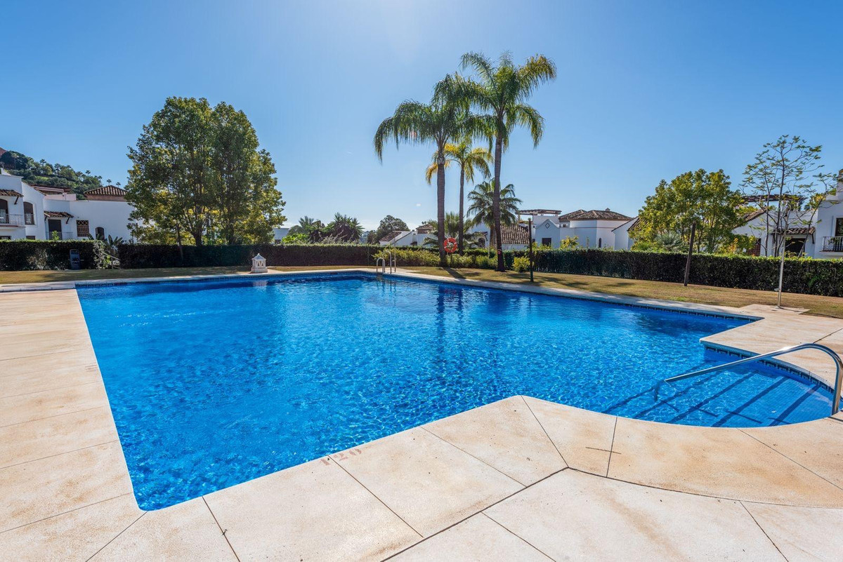 2 bedroom Apartments for sale in Los Arqueros – R5431429