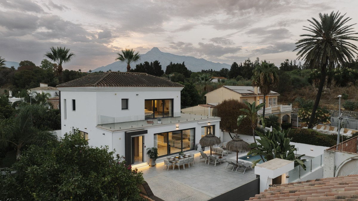 4 bedroom Villas for sale in Nueva Andalucía – R4074745 4 bedroom Villas for sale in Nueva Andalucía – R4074745