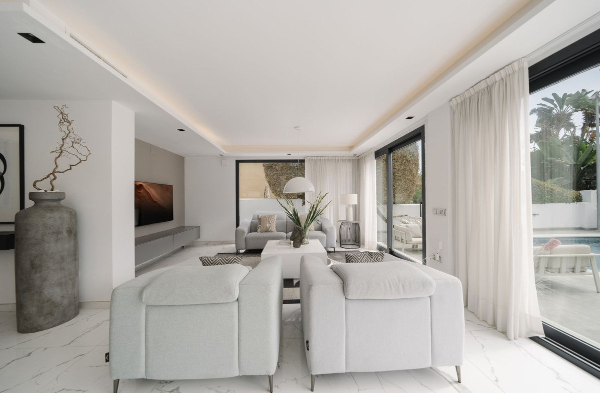 4 bedroom Villas for sale in Nueva Andalucía – R4074745 4 bedroom Villas for sale in Nueva Andalucía – R4074745