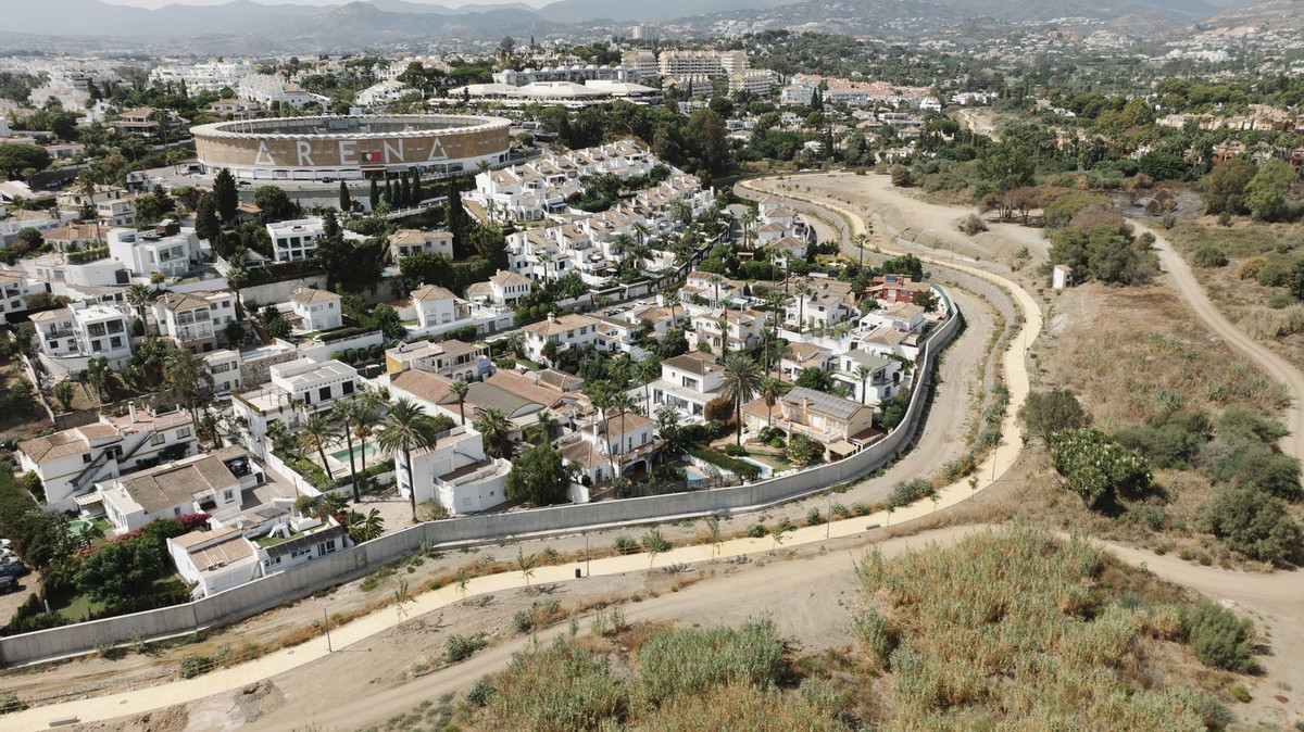 4 bedroom Villas for sale in Nueva Andalucía – R4074745 4 bedroom Villas for sale in Nueva Andalucía – R4074745