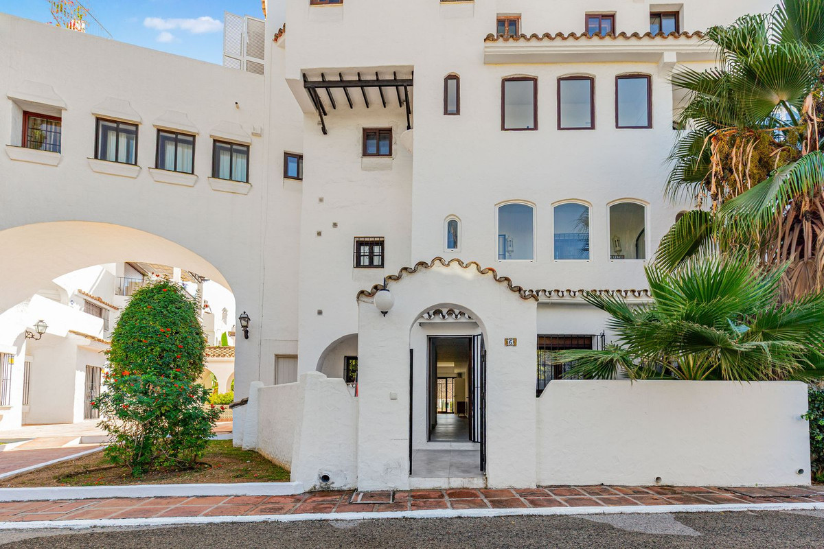 Apartamentos de 4 dormitorios en venta en Puerto Banús – R5169550 Apartamentos de 4 dormitorios en venta en Puerto Banús – R5169550