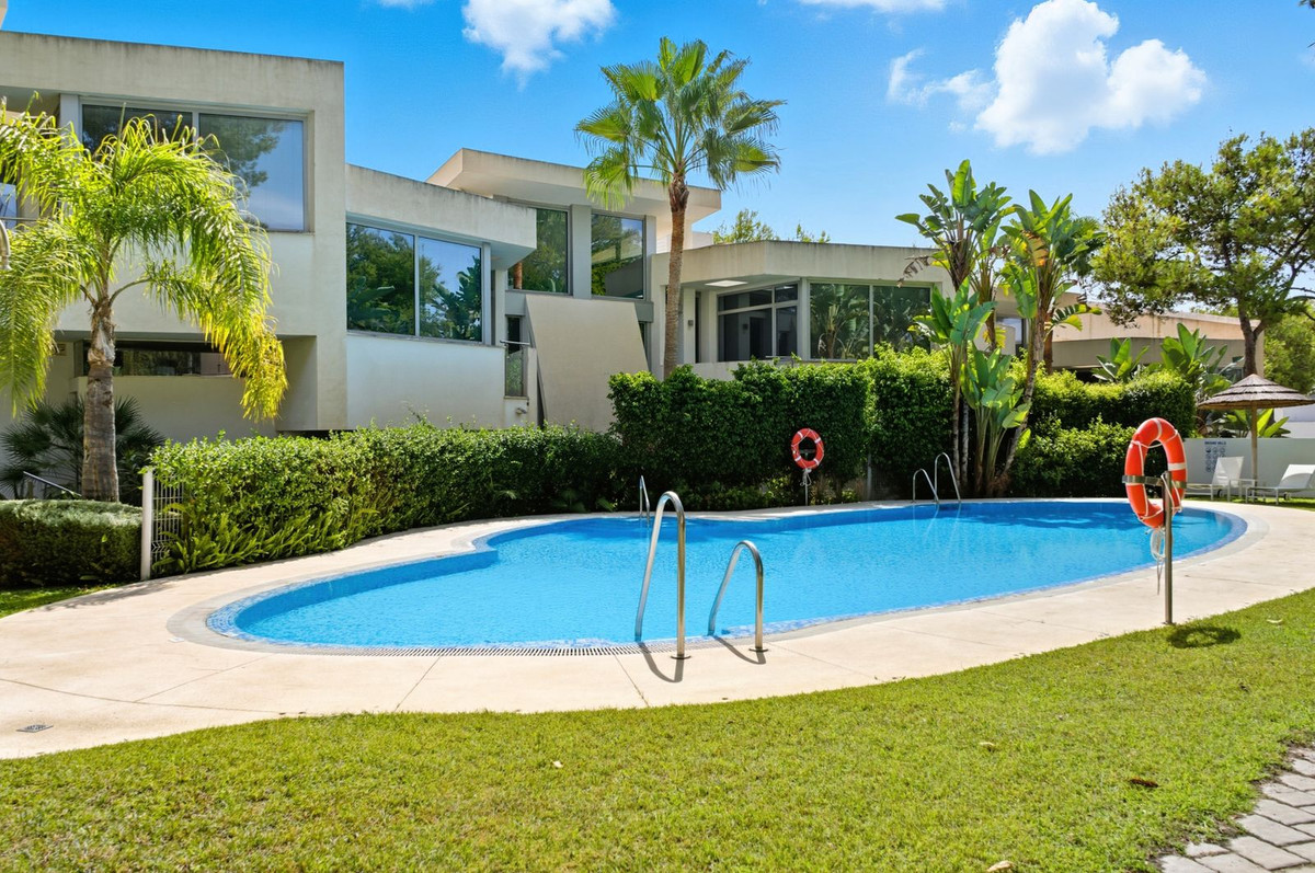 Pareados de 4 dormitorios en venta en Sierra Blanca – R5407807 Pareados de 4 dormitorios en venta en Sierra Blanca – R5407807