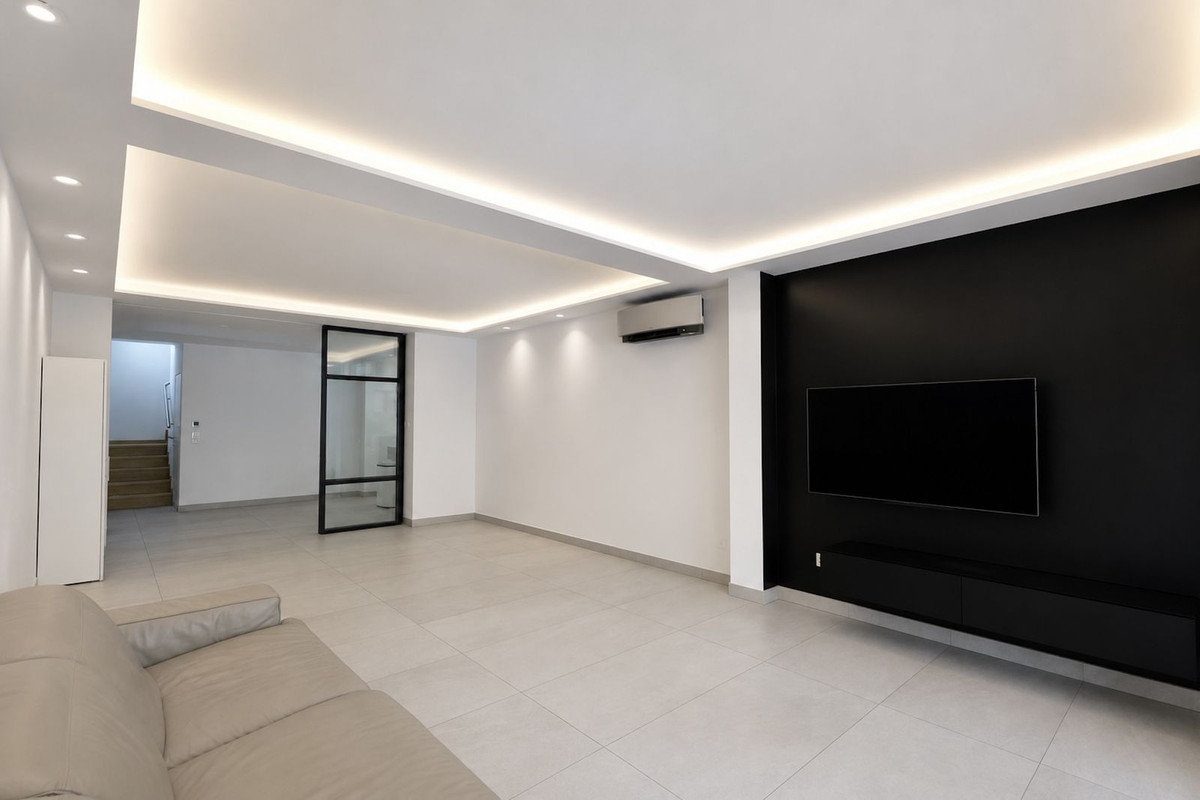 Pareados de 9 dormitorios en venta en Nueva Andalucía – R5448391 Pareados de 9 dormitorios en venta en Nueva Andalucía – R5448391