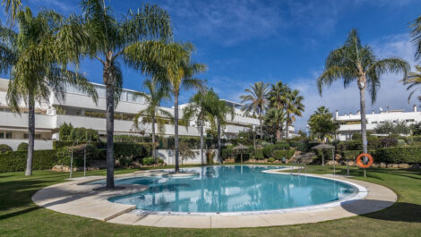 Apartamentos de 2 dormitorios en venta en Nueva Andalucía – R5364988
