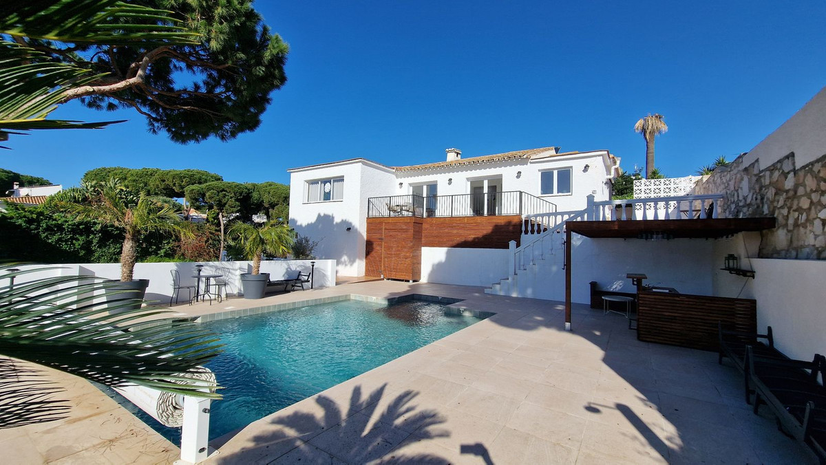 Villas de 4 dormitorios en venta en Calahonda – R4968697 Villas de 4 dormitorios en venta en Calahonda – R4968697