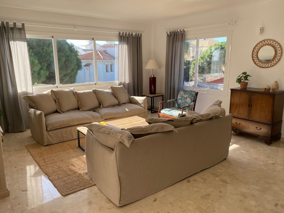 Villas de 4 dormitorios en venta en Calahonda – R4968697 Villas de 4 dormitorios en venta en Calahonda – R4968697