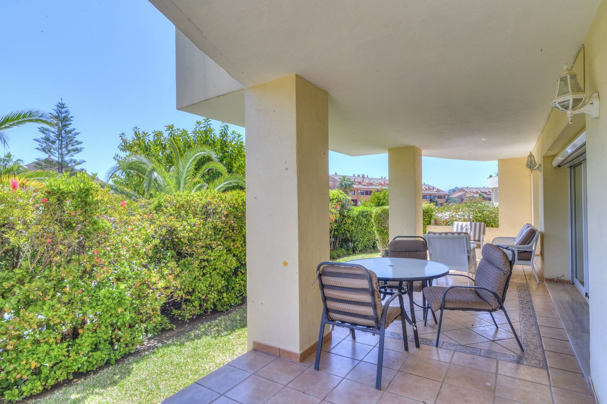 Apartamentos de 3 dormitorios en venta en Bahía de Marbella – R5444026 Apartamentos de 3 dormitorios en venta en Bahía de Marbella – R5444026