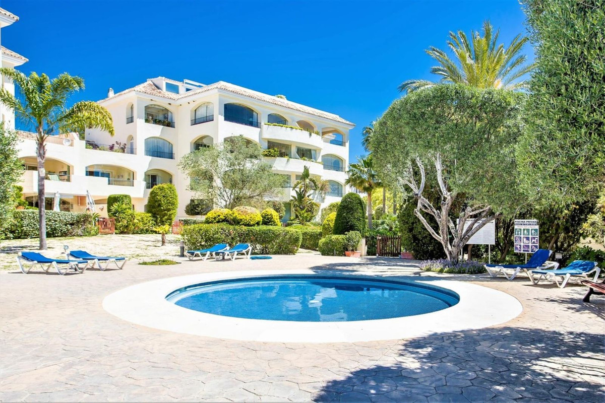 Apartamentos de 3 dormitorios en venta en Bahía de Marbella – R5444026 Apartamentos de 3 dormitorios en venta en Bahía de Marbella – R5444026