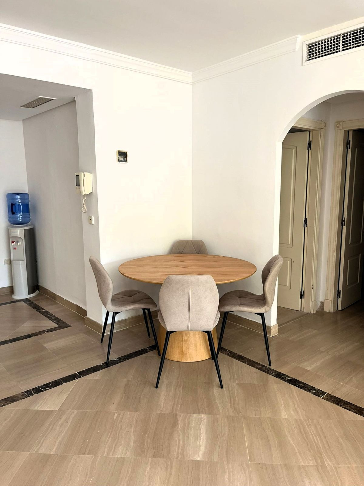 Apartamentos de 3 dormitorios en venta en Bahía de Marbella – R5444026 Apartamentos de 3 dormitorios en venta en Bahía de Marbella – R5444026