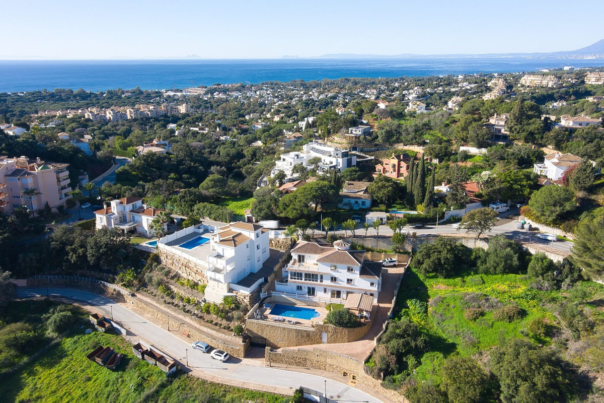 8 bedroom Villas for sale in Elviria – R5061424 8 bedroom Villas for sale in Elviria – R5061424