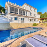 8 bedroom Villas for sale in Elviria – R5061424 8 bedroom Villas for sale in Elviria – R5061424