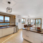 8 bedroom Villas for sale in Elviria – R5061424 8 bedroom Villas for sale in Elviria – R5061424
