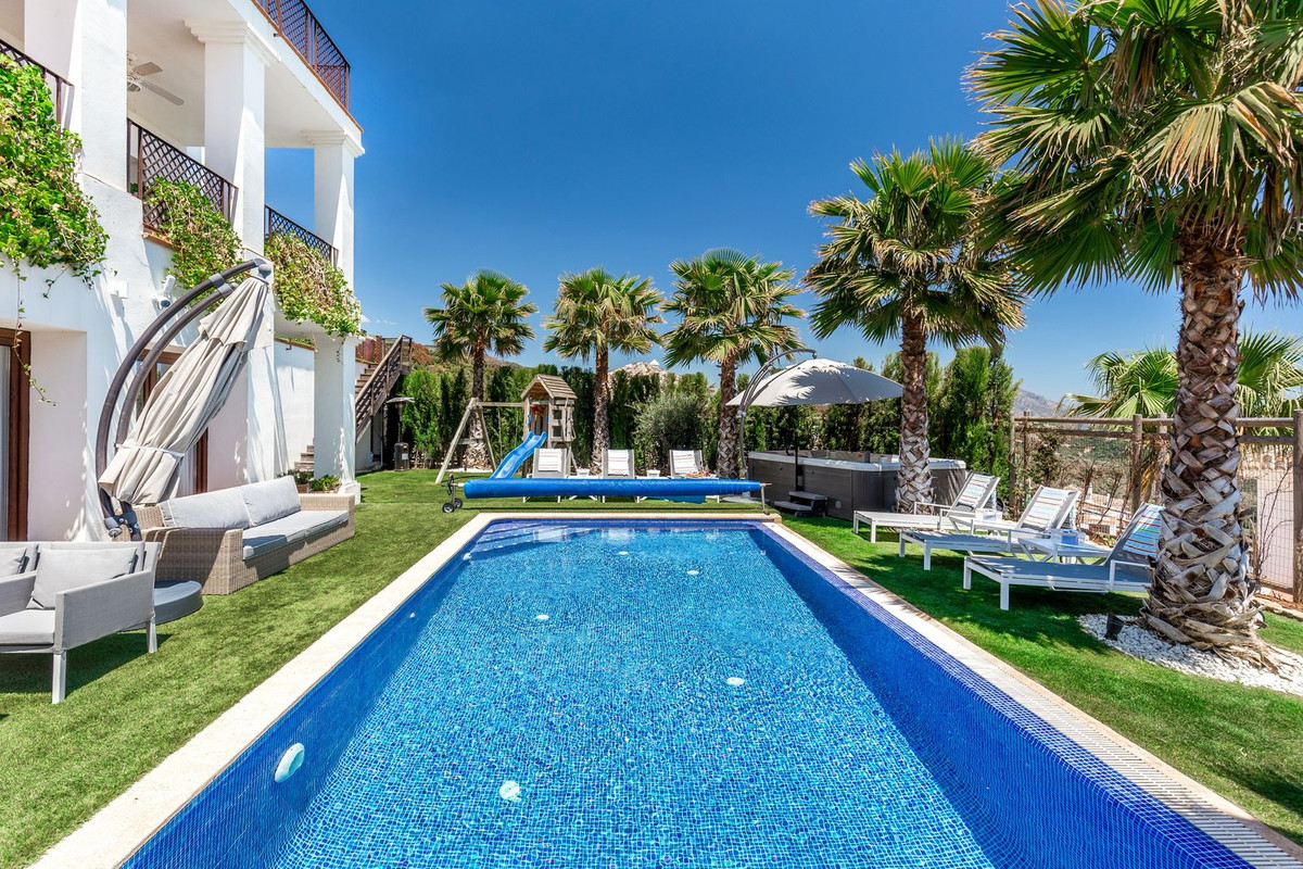 Villas de 5 dormitorios en venta en Benahavís – R5225572 Villas de 5 dormitorios en venta en Benahavís – R5225572