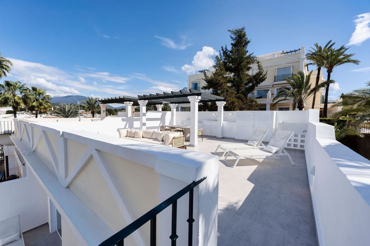 Aticos de 3 dormitorios en venta en Nueva Andalucía – R5018134 Aticos de 3 dormitorios en venta en Nueva Andalucía – R5018134