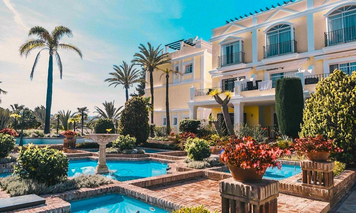 Aticos de 3 dormitorios en venta en Nueva Andalucía – R5018134 Aticos de 3 dormitorios en venta en Nueva Andalucía – R5018134