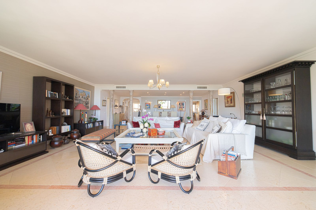 Apartamentos de 3 dormitorios en venta en Nueva Andalucía – R5449597 Apartamentos de 3 dormitorios en venta en Nueva Andalucía – R5449597