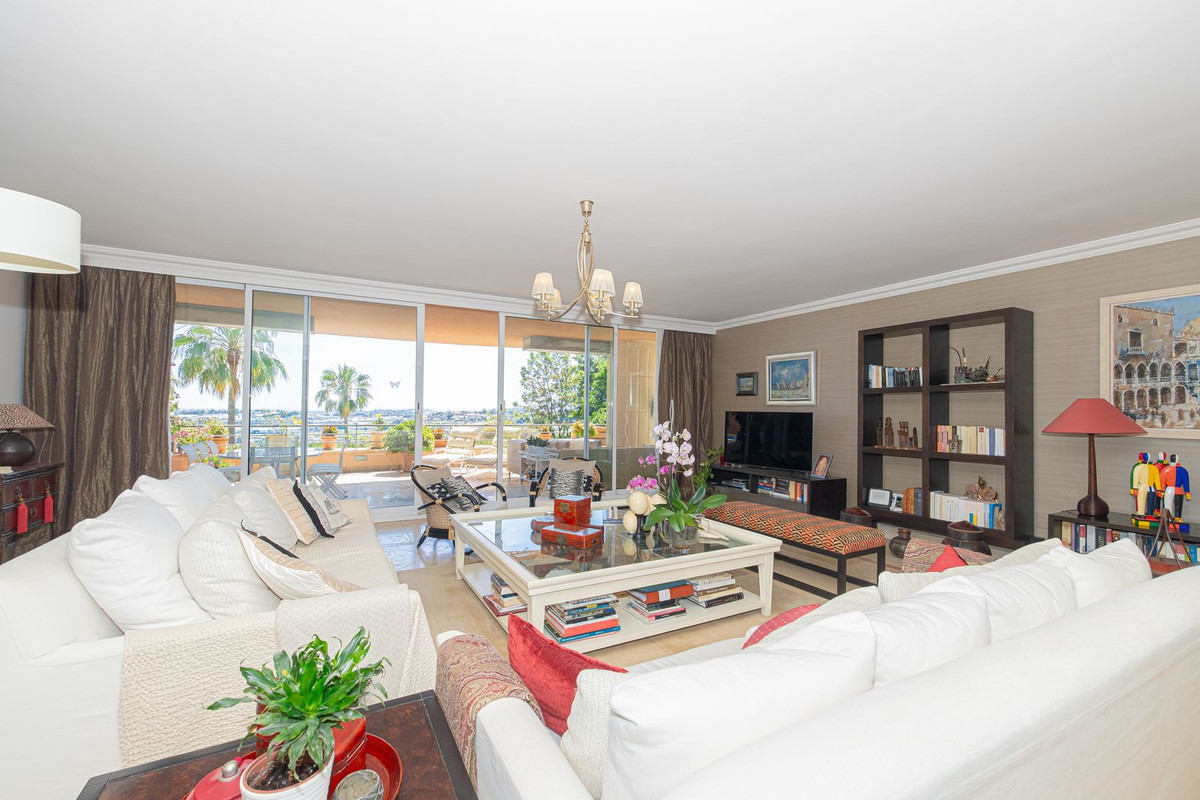 Apartamentos de 3 dormitorios en venta en Nueva Andalucía – R5449597 Apartamentos de 3 dormitorios en venta en Nueva Andalucía – R5449597