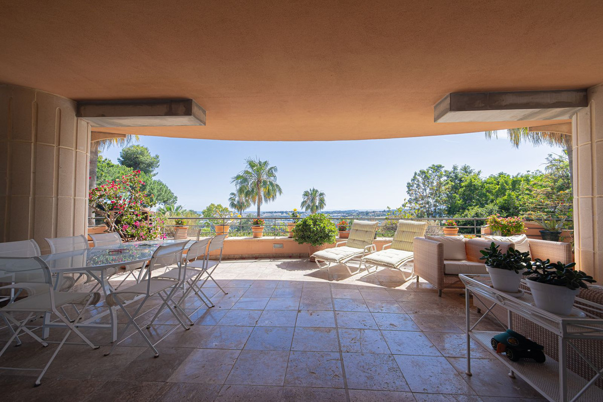 Apartamentos de 3 dormitorios en venta en Nueva Andalucía – R5449597 Apartamentos de 3 dormitorios en venta en Nueva Andalucía – R5449597