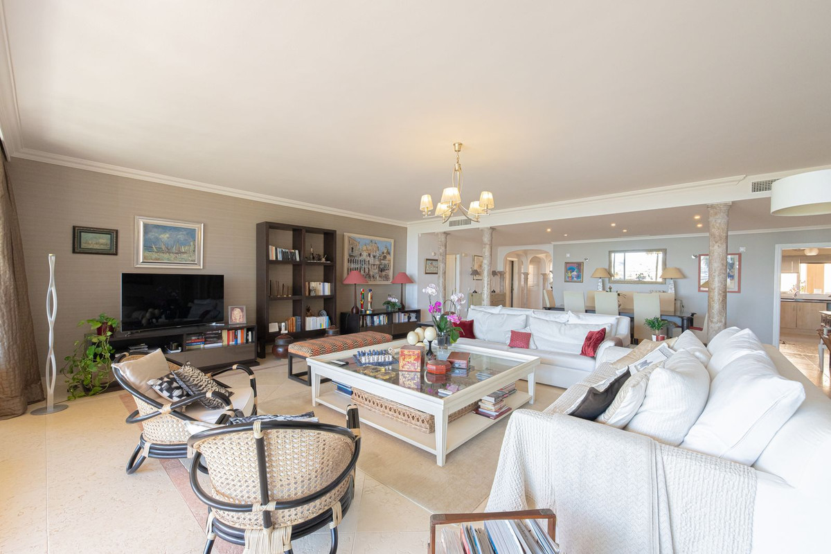 Apartamentos de 3 dormitorios en venta en Nueva Andalucía – R5449597 Apartamentos de 3 dormitorios en venta en Nueva Andalucía – R5449597