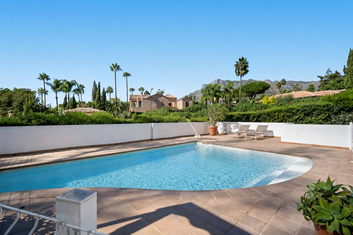 4 bedroom Villas for sale in Marbella – R5255233 4 bedroom Villas for sale in Marbella – R5255233