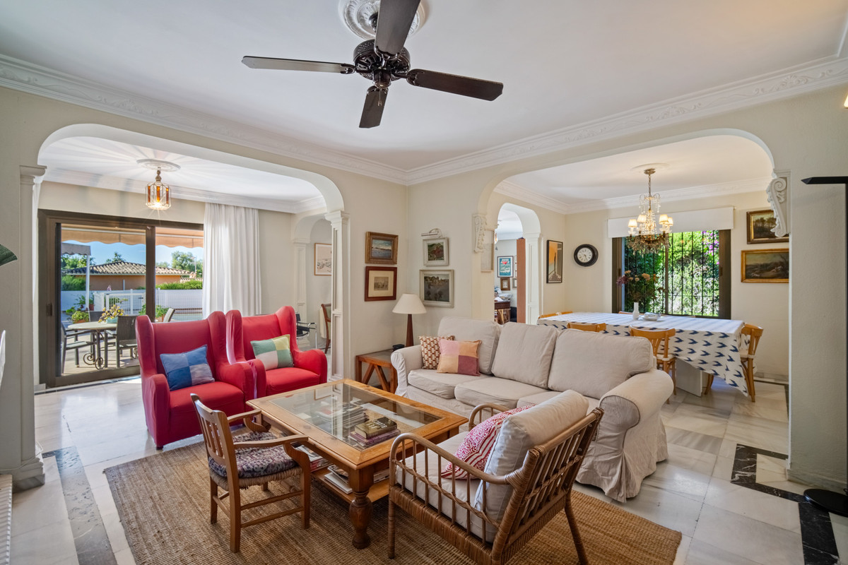 4 bedroom Villas for sale in Marbella – R5255233 4 bedroom Villas for sale in Marbella – R5255233