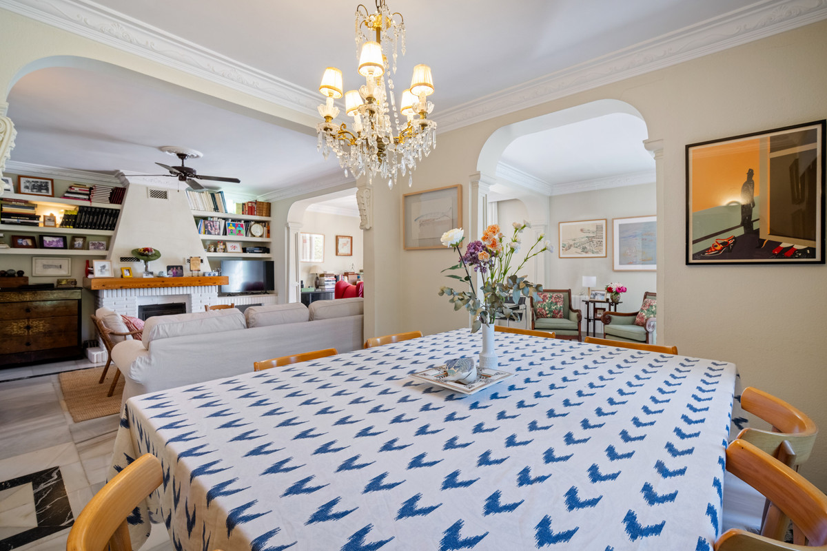 4 bedroom Villas for sale in Marbella – R5255233 4 bedroom Villas for sale in Marbella – R5255233