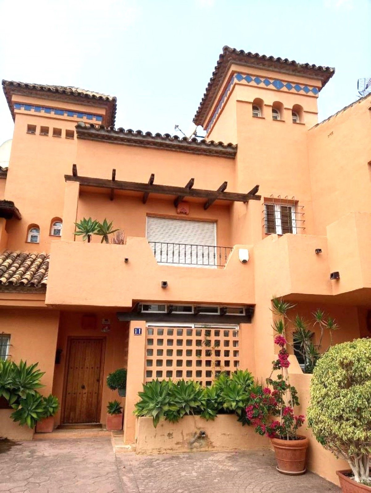 Adosados de 3 dormitorios en venta en Milla de Oro – R4777684 Adosados de 3 dormitorios en venta en Milla de Oro – R4777684