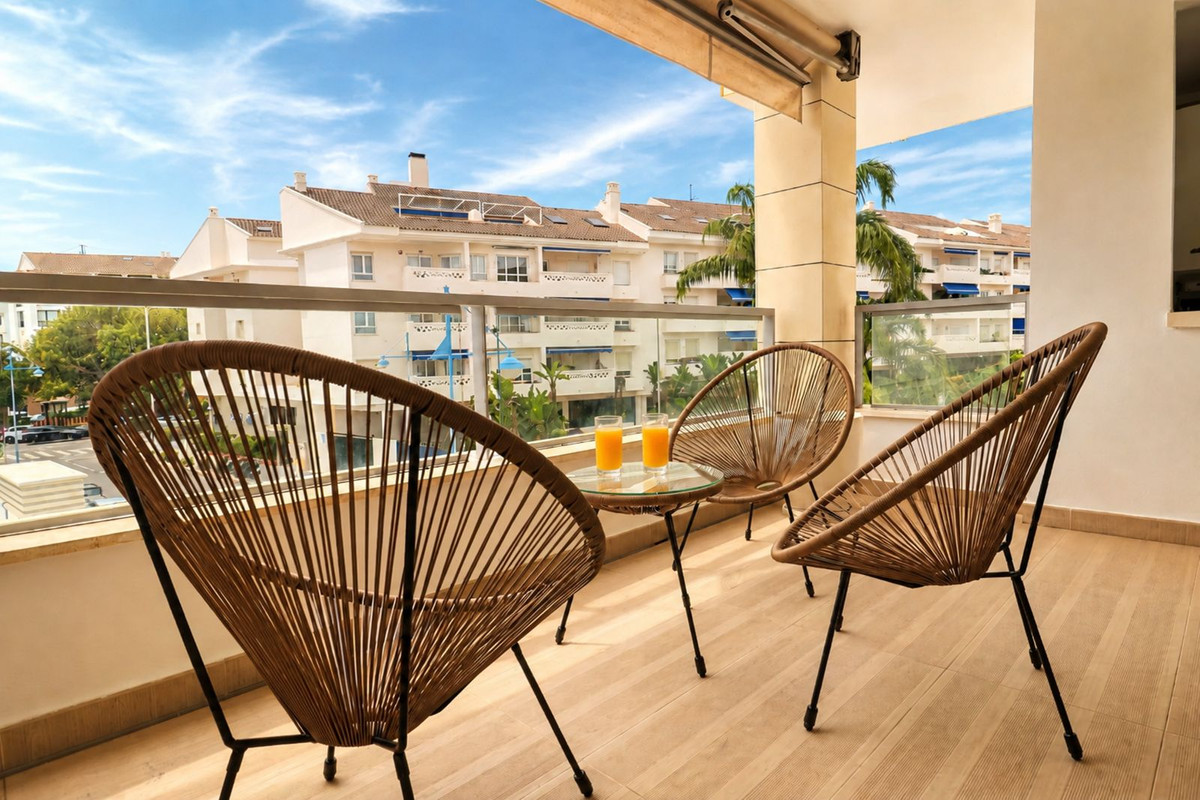 Apartamentos de 3 dormitorios en venta en San Pedro de Alcántara – R5379001 Apartamentos de 3 dormitorios en venta en San Pedro de Alcántara – R5379001