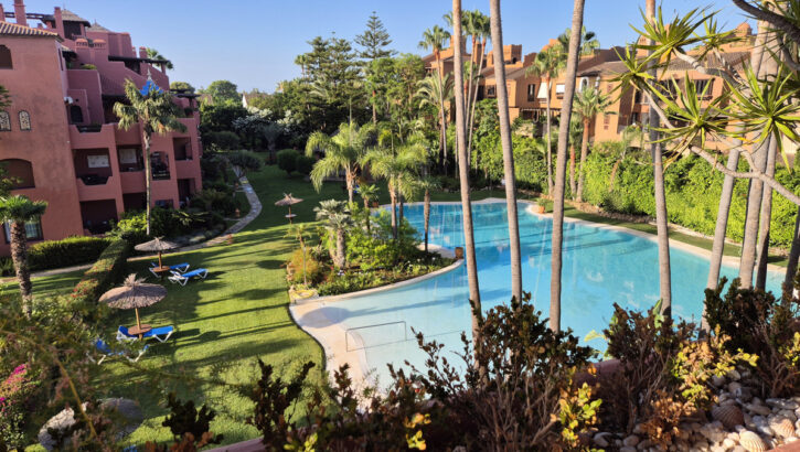 Apartamentos de 3 dormitorios en venta en Guadalmina Baja – R5441863 Apartamentos de 3 dormitorios en venta en Guadalmina Baja – R5441863 en