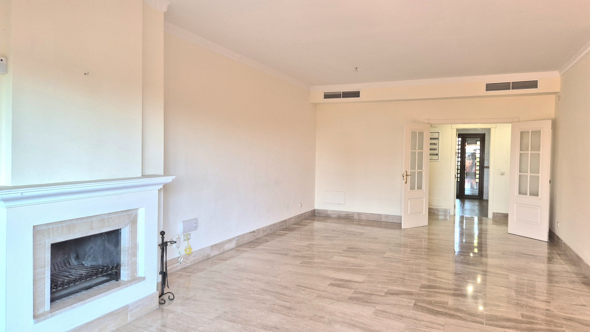 Apartamentos de 3 dormitorios en venta en Guadalmina Baja – R5441863 Apartamentos de 3 dormitorios en venta en Guadalmina Baja – R5441863