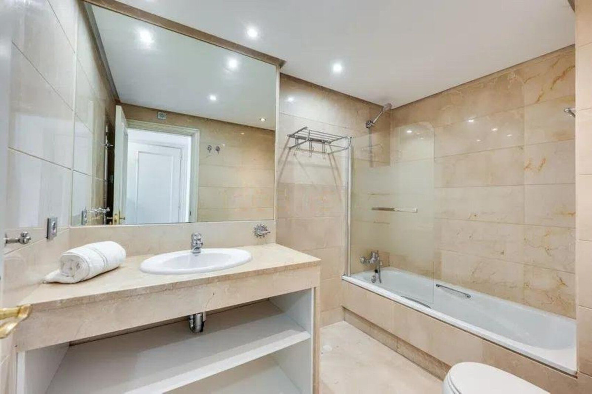 Apartamentos de 2 dormitorios en venta en Puerto Banús – R5420974 Apartamentos de 2 dormitorios en venta en Puerto Banús – R5420974