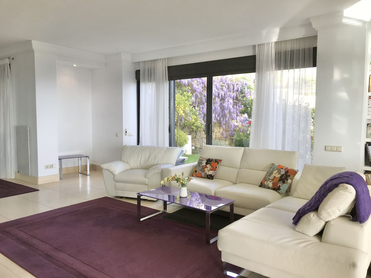Apartamentos de 2 dormitorios en venta en Altos de los Monteros – R5202892 Apartamentos de 2 dormitorios en venta en Altos de los Monteros – R5202892