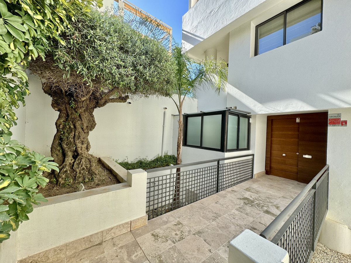 Apartamentos de 2 dormitorios en venta en Altos de los Monteros – R5202892 Apartamentos de 2 dormitorios en venta en Altos de los Monteros – R5202892