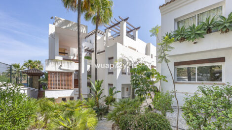 Apartamentos de 3 dormitorios en venta en Nueva Andalucía – R5064091