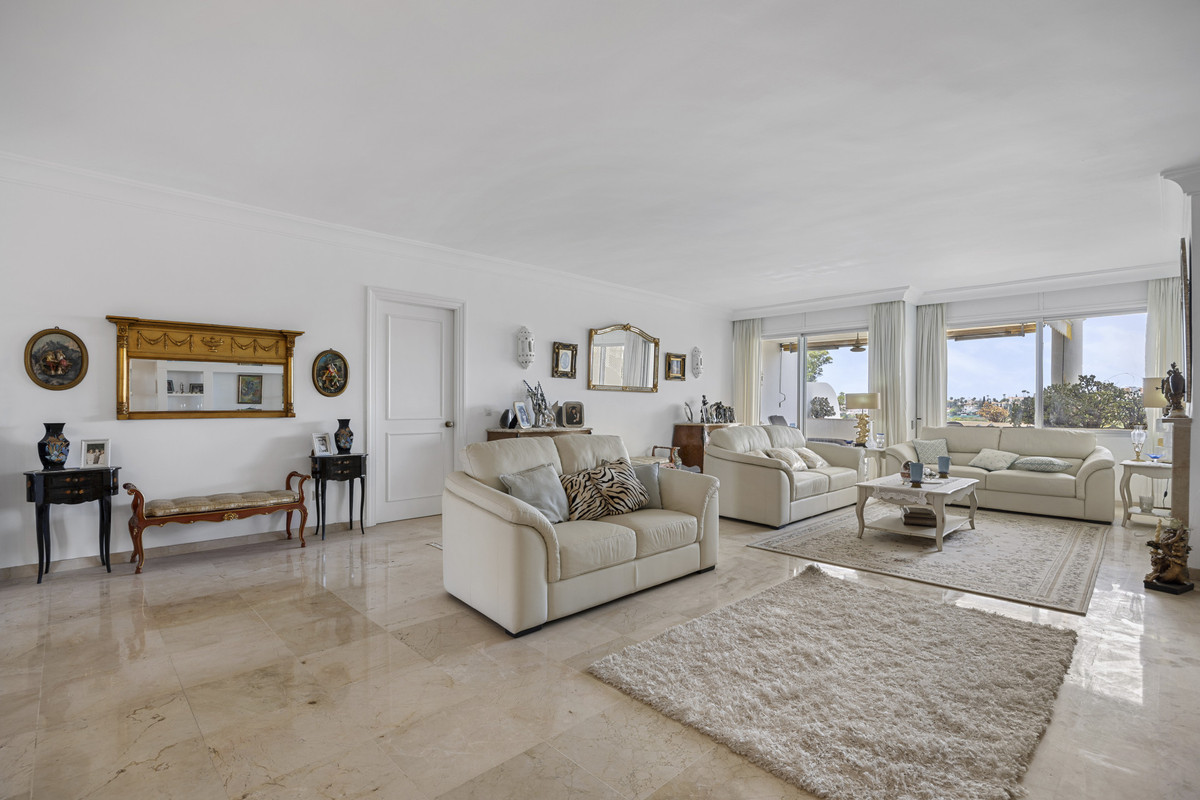 Apartamentos de 2 dormitorios en venta en Guadalmina Alta – R5448475 Apartamentos de 2 dormitorios en venta en Guadalmina Alta – R5448475