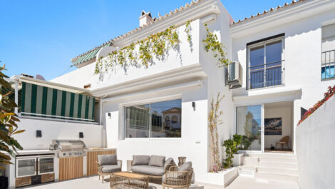 Adosados de 4 dormitorios en venta en San Pedro de Alcántara – R5051224 Adosados de 4 dormitorios en venta en San Pedro de Alcántara – R5051224