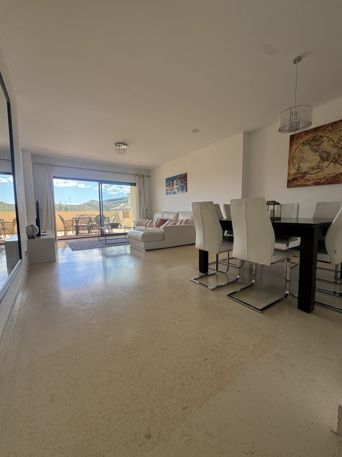 Apartamentos de 3 dormitorios en venta en Benahavís – R5383552 Apartamentos de 3 dormitorios en venta en Benahavís – R5383552
