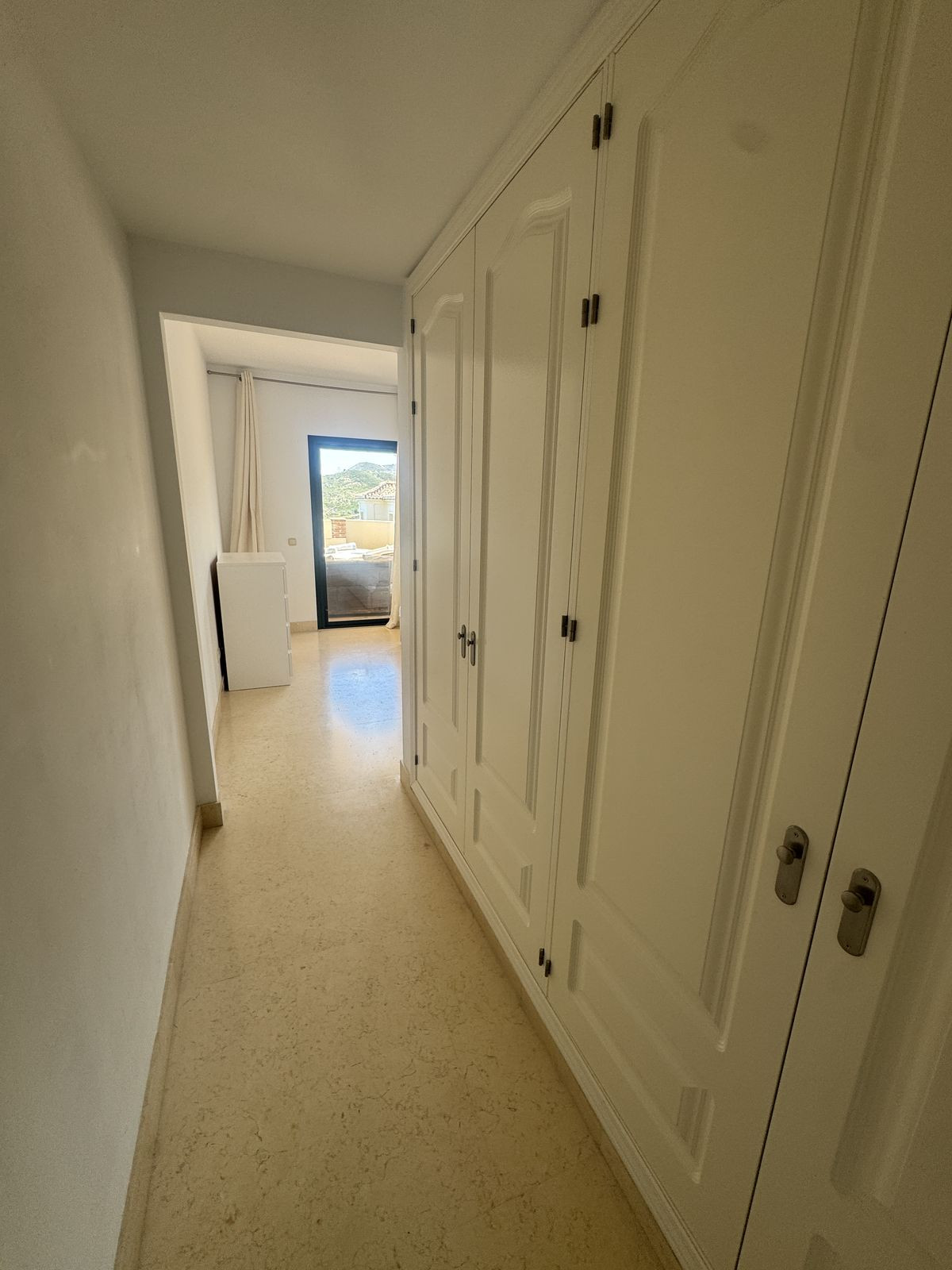 Apartamentos de 3 dormitorios en venta en Benahavís – R5383552 Apartamentos de 3 dormitorios en venta en Benahavís – R5383552