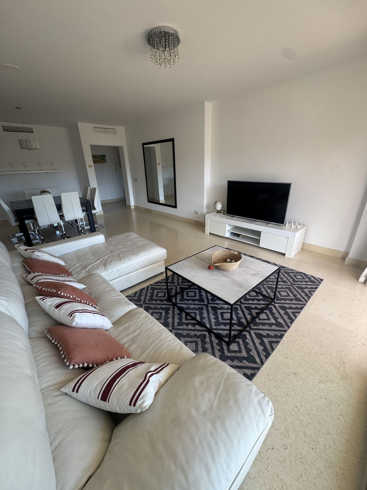 Apartamentos de 3 dormitorios en venta en Benahavís – R5383552 Apartamentos de 3 dormitorios en venta en Benahavís – R5383552