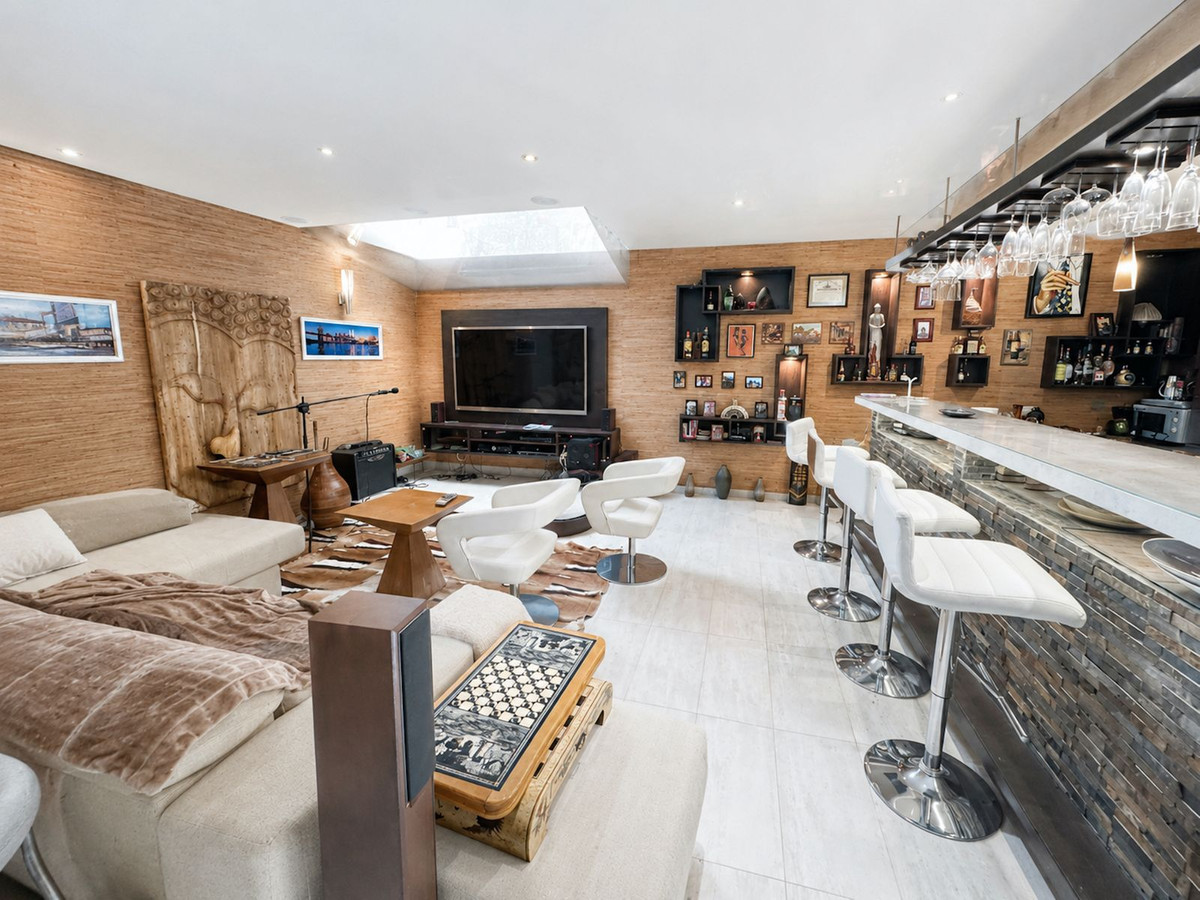 5 bedroom Villas for sale in Altos de los Monteros – R3128869 5 bedroom Villas for sale in Altos de los Monteros – R3128869
