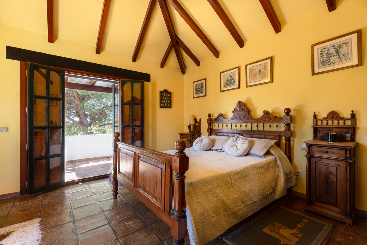 4 bedroom Villas for sale in Elviria – R2223614 4 bedroom Villas for sale in Elviria – R2223614