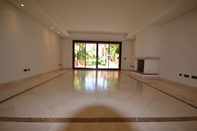 Adosados de 3 dormitorios en venta en Milla de Oro – R2269028 Adosados de 3 dormitorios en venta en Milla de Oro – R2269028