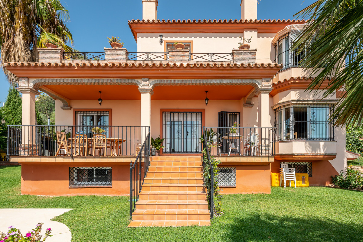 4 bedroom Villas for sale in Marbella – R3550327 4 bedroom Villas for sale in Marbella – R3550327