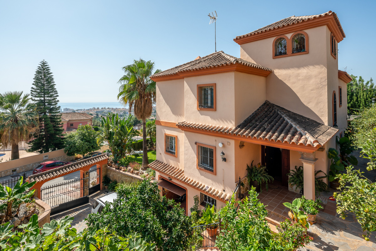 4 bedroom Villas for sale in Marbella – R3550327 4 bedroom Villas for sale in Marbella – R3550327