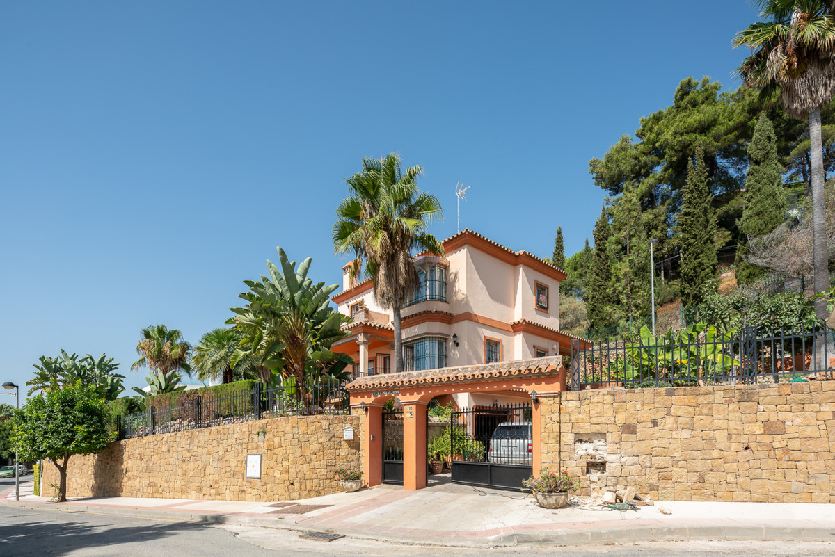 4 bedroom Villas for sale in Marbella – R3550327 4 bedroom Villas for sale in Marbella – R3550327